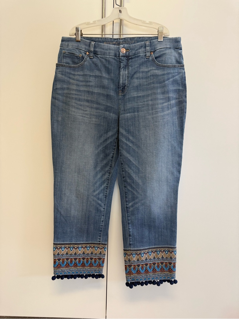 Chico’s Girlfriend Crop Jeans Size 2 Embroidered Pom Pom Hem Boho